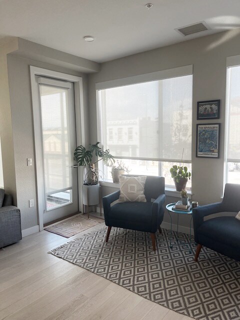 Building Photo - 1616 S Broadway