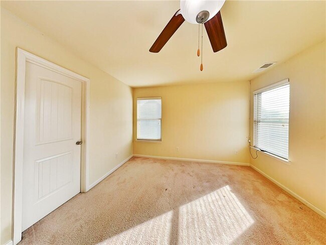 Building Photo - 1324 Little Hampton Dr