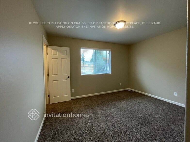 Building Photo - 17911 36th Ave E