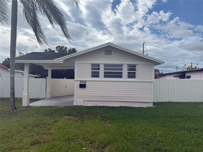 Building Photo - 8242 SW 43rd Terrace