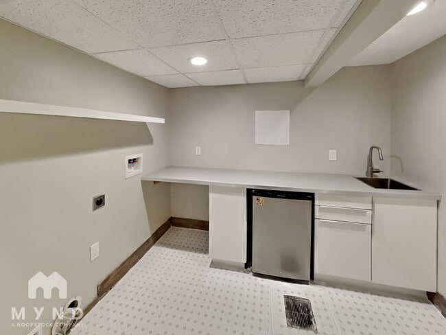 Building Photo - 928 Heyl Ave