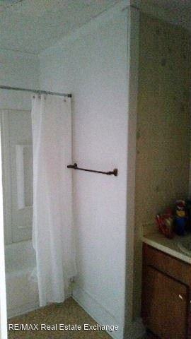 Building Photo - 2 br, 1 bath House - 510 N. Jones St