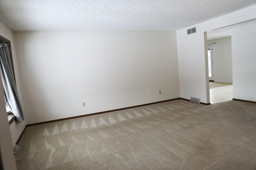 Building Photo - 5409 Johnnycake Rdg NE