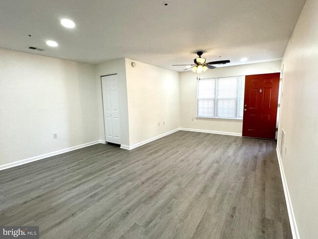 Building Photo - 8869 Rusland Ct