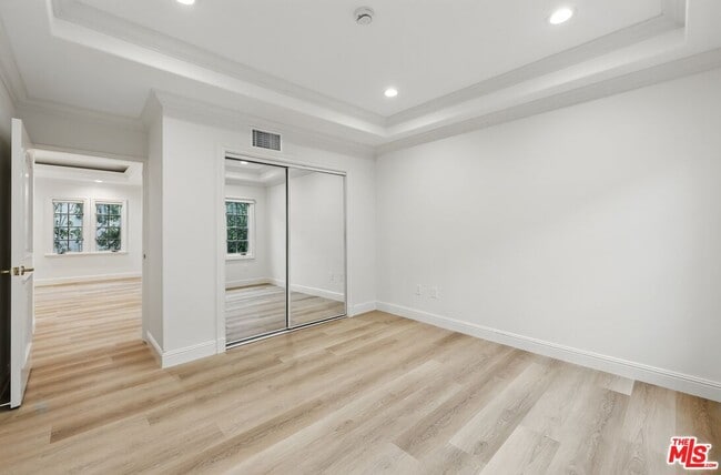 Building Photo - 412 N Maple Dr