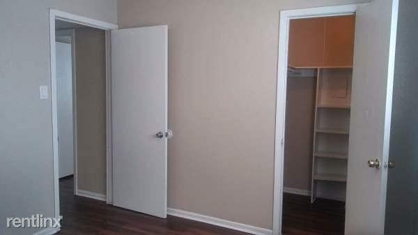 Building Photo - 1 br, 1 bath 4plex - 209 Victor St 208 Apt 13