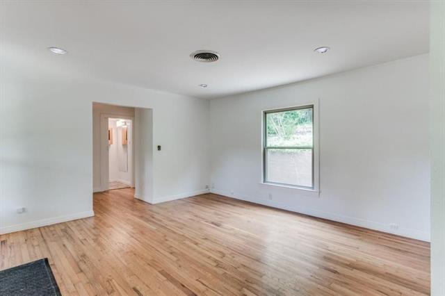 Building Photo - 3449 Oak Creek Cir