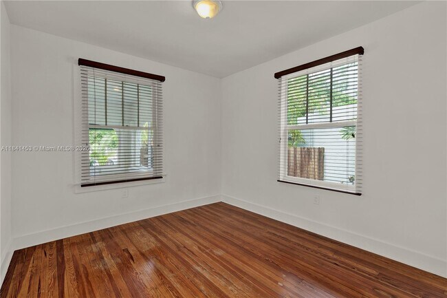 Building Photo - 1624 SW 11th Terrace