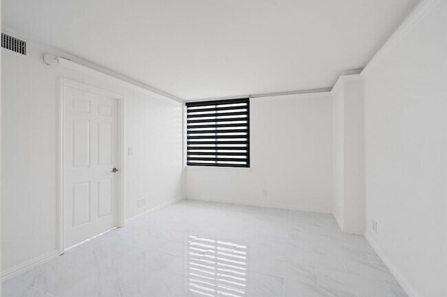 Building Photo - 3525 Sage Rd