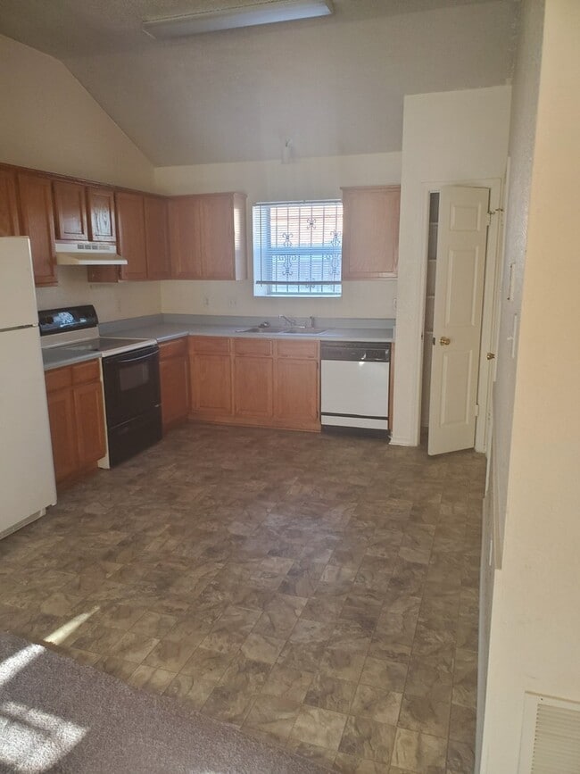 Building Photo - 3504 Rainforest Ln