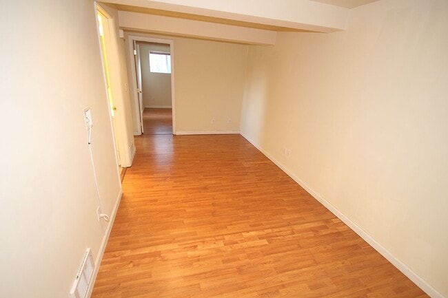 Building Photo - UPDATED & WELL MAINTAINED 3 BED, 2 BATH SE...