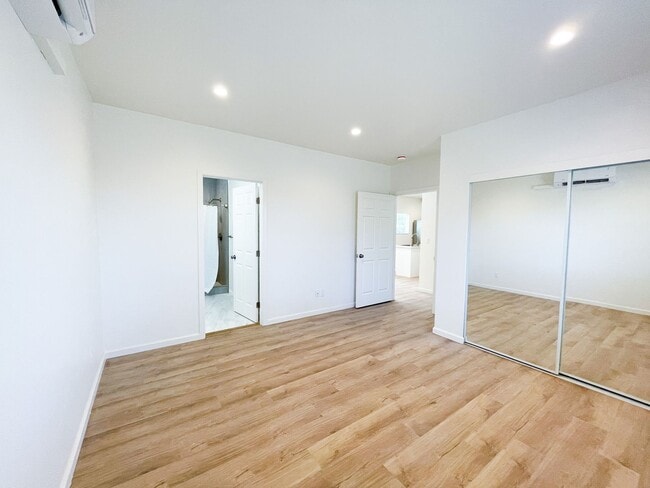 Building Photo - 225 Mortimer Ln