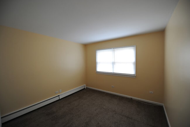 Building Photo - 2423 Ogden Ave