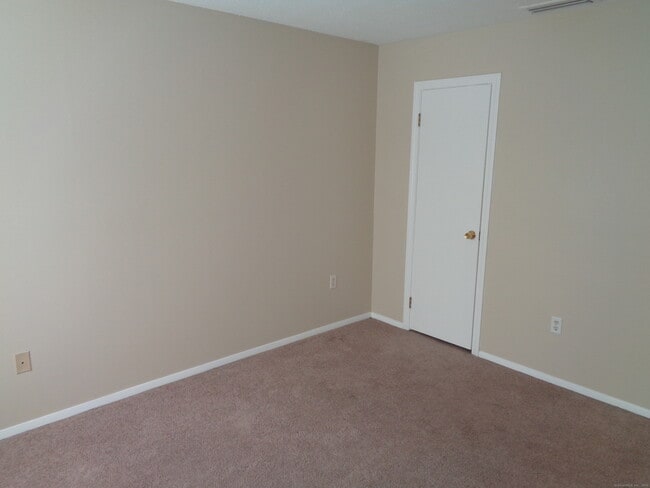 Building Photo - 207 Cottonwood Rd