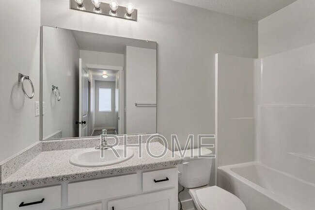 Building Photo - 986 W 540 S