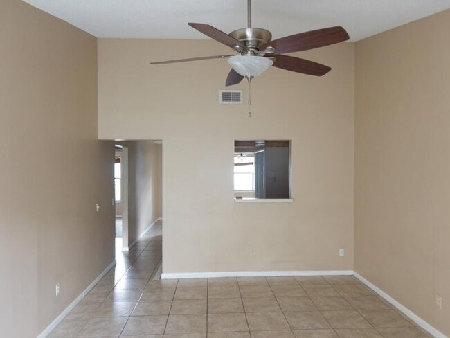 Building Photo - 22 Sandalwood Ct