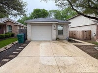 Building Photo - Well Maintained One-Story in Westchase | No Carpet + New Pergola + Prime Location