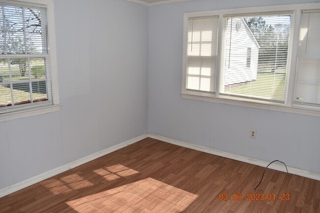 Building Photo - 2 Bed 1 Bathroom Single Family Home For Rent