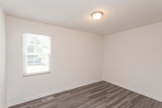 Building Photo - 3104 Kinwood Dr