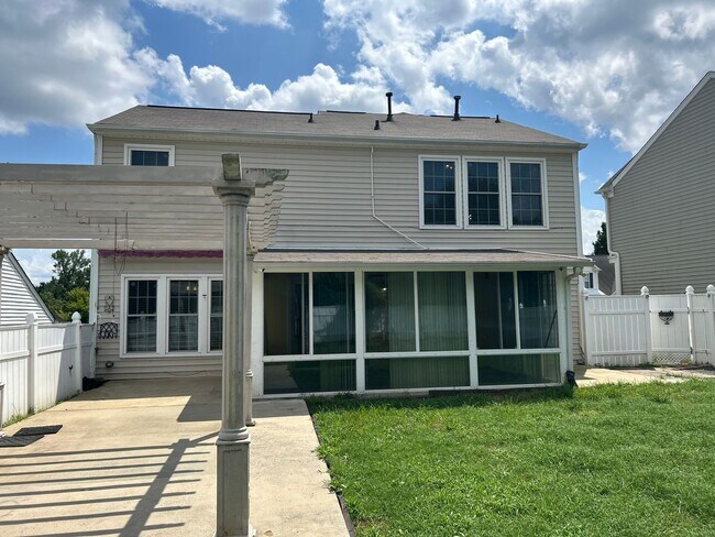 Building Photo - 3 Bed | 2.5 Bath Home in Raleigh with a Su...