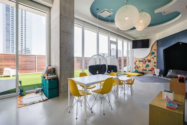 Building Photo - 301 West Ave