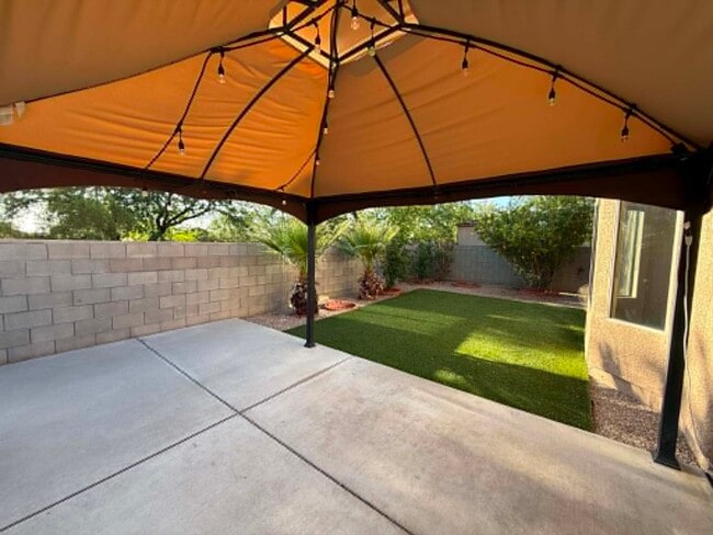 Building Photo - 8370 S Hunnic Dr