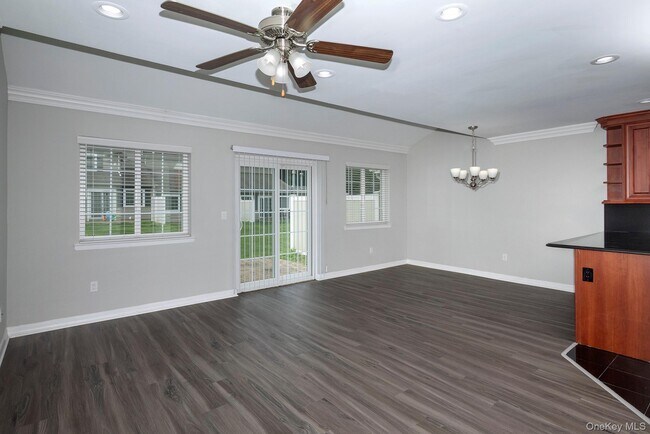 Building Photo - 3705 Townehouse Dr