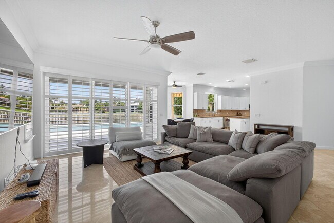Building Photo - 11587 Manatee Bay Ln