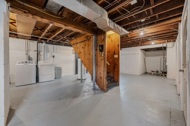 Building Photo - 293 Hamburg Rd