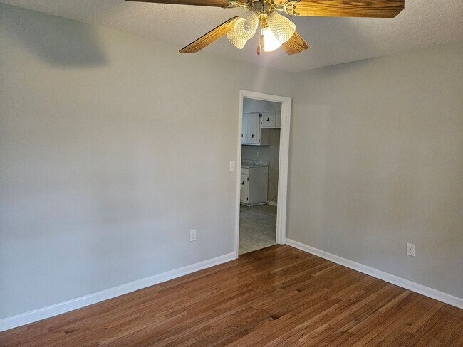Building Photo - 770 Harrison Creek Rd