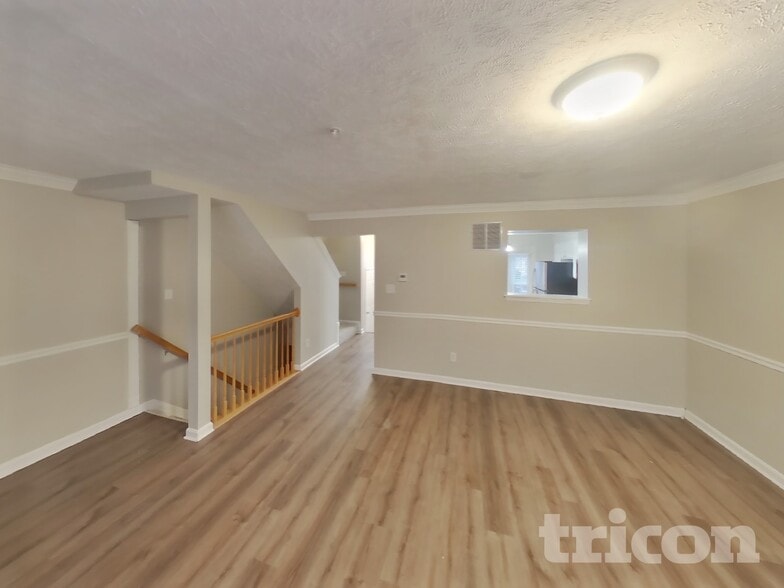 Building Photo - 367 Woodland Green Ct