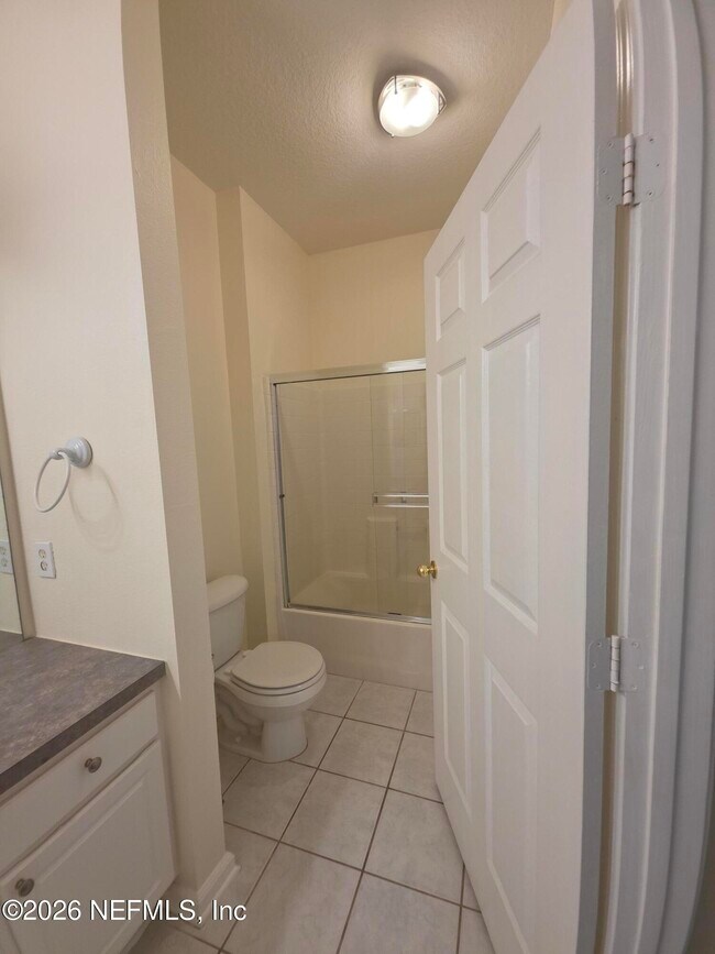 Building Photo - 10550 Baymeadows Rd