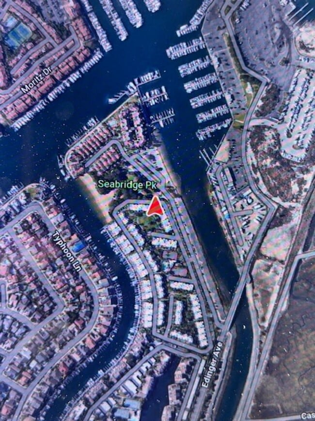Building Photo - Unique Condo in Huntington Harbor