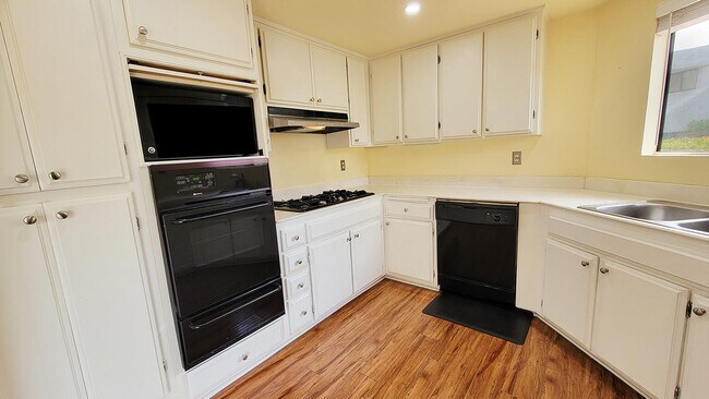 Building Photo - 3155 Ramon Rd