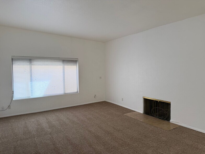 Building Photo - 639 N Richey Blvd