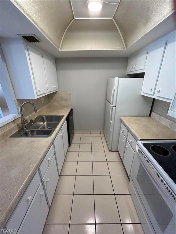 Building Photo - 3706 Broadway