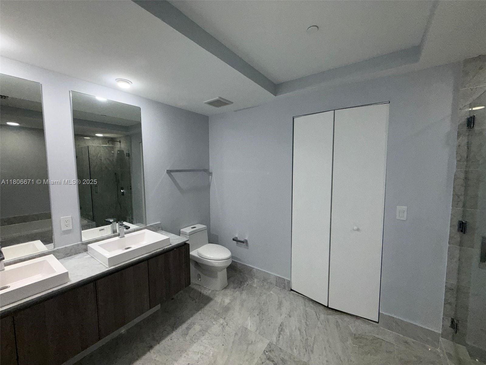 Building Photo - 801 S Miami Ave