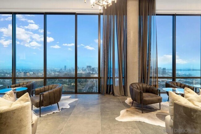 Building Photo - 525 Olive St