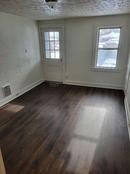 Building Photo - 610 Short St