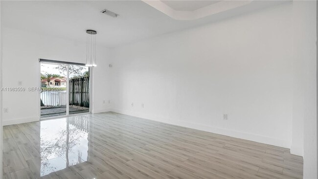 Building Photo - 4991 SW 135th Ave