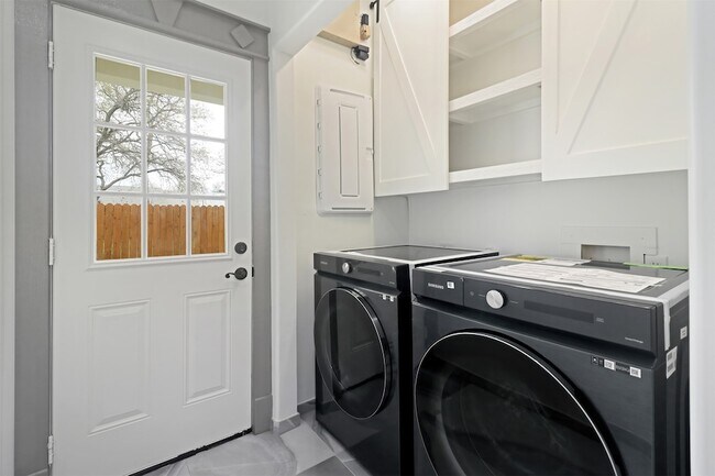 Building Photo - 621 N Nursery Rd