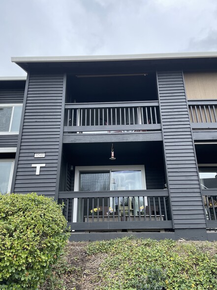 Building Photo - 9540 SW 146th Ter