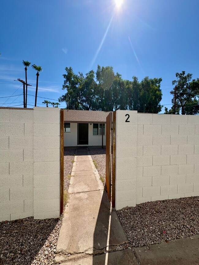 Building Photo - 817 S Melody Ln