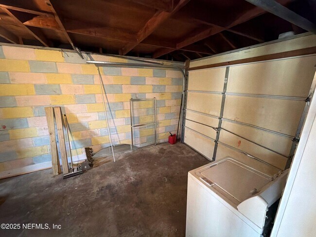 Building Photo - 1359 Stimson St