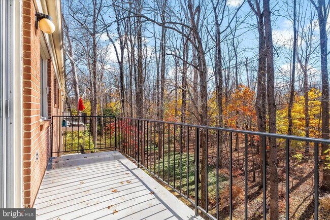 Building Photo - 10631 Weymouth St