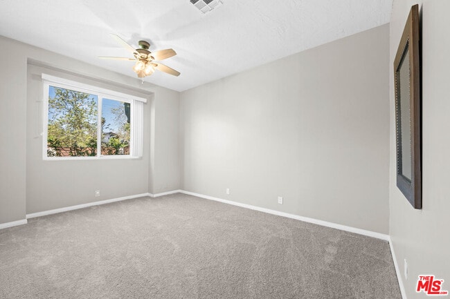 Building Photo - 15042 Valleyheart Dr