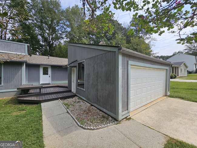 Building Photo - 107 Sweetgum Rd