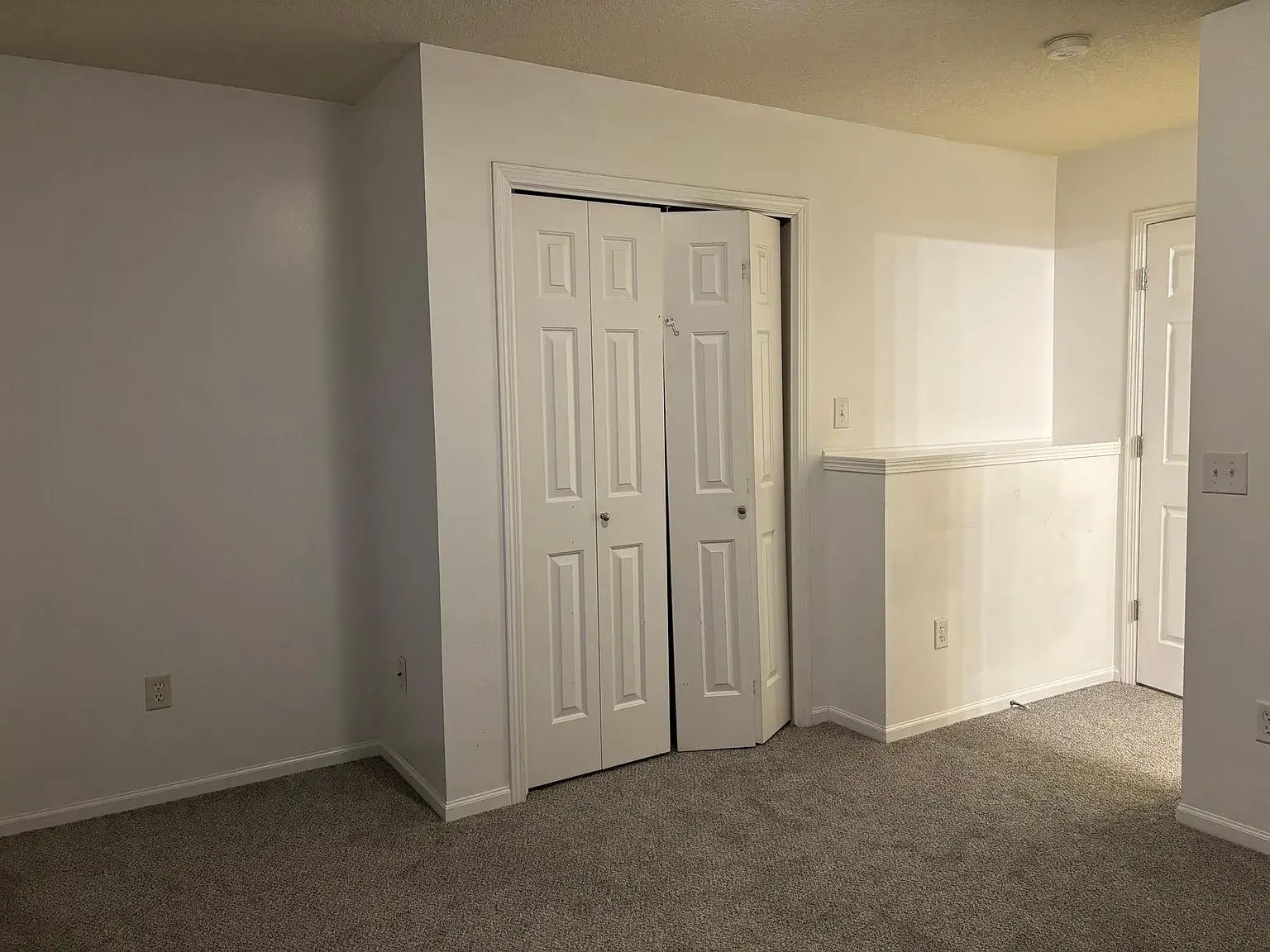 Building Photo - 1151 NE 7th Ln