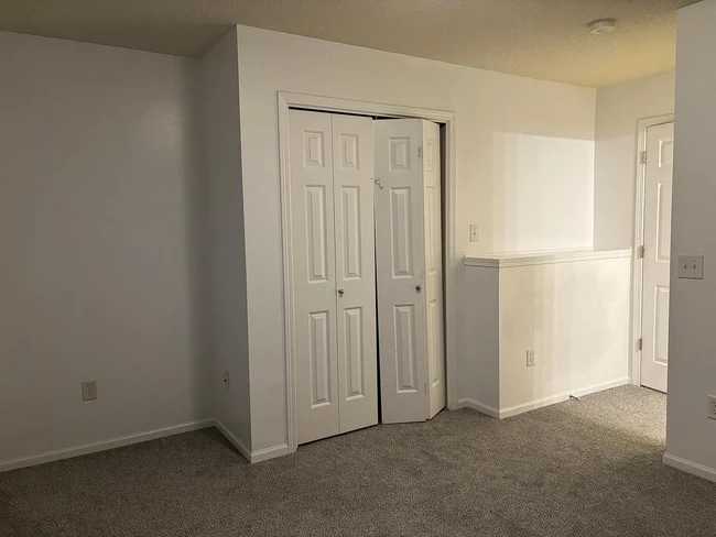 Building Photo - 1151 NE 7th Ln