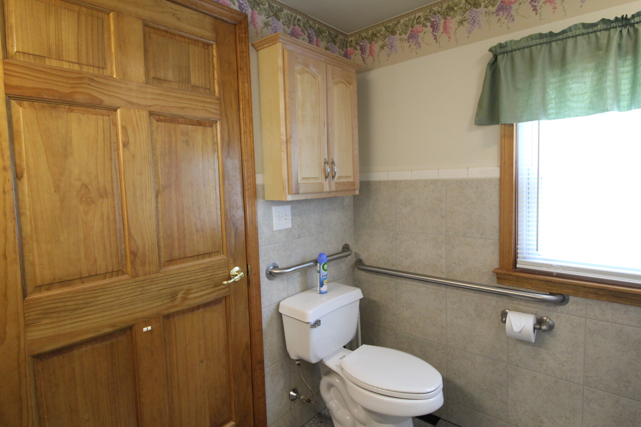 En suite bath - handicap accessible - 2820 NY-28